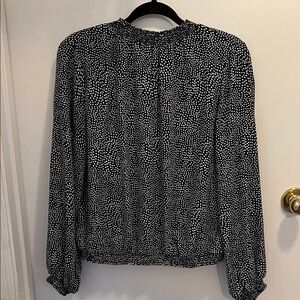 Bobeau black and white abstract blouse